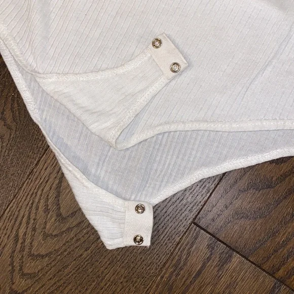 Charlotte Russe Solid White Ribbed Bodysuit - Picture 4 of 11